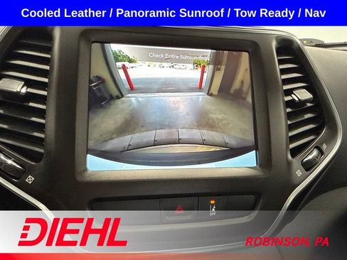 Used 2022 Jeep Cherokee Trailhawk w/ Sun, Sound & Nav Group AWD/4WD image 36