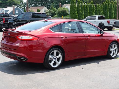 Used 2015 Ford Fusion SE w/ Equipment Group 201A FWD image 3