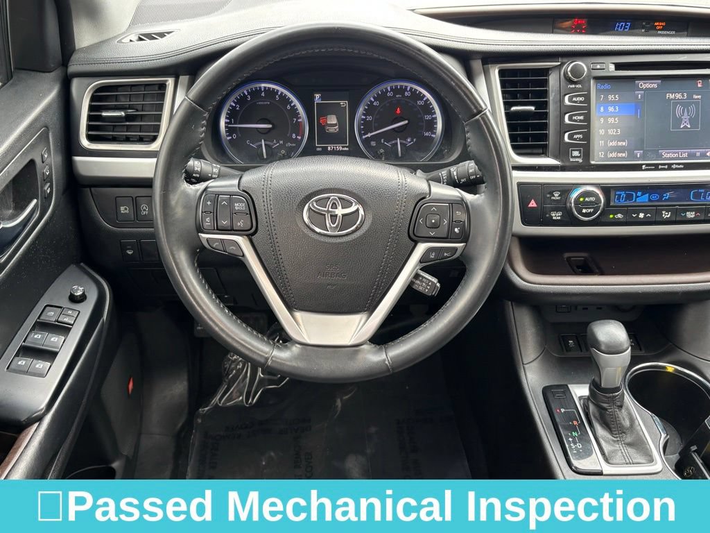 Used 2019 Toyota Highlander Limited w/ Carpet Mat Package (TMS) AWD/4WD image 37