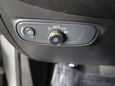 Used 2019 Chevrolet Equinox LT image 28