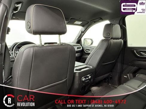 Used 2024 GMC Yukon XL SLT AWD/4WD image 38