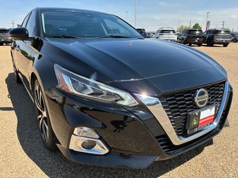 Certified 2019 Nissan Altima 2.5 Platinum image 8