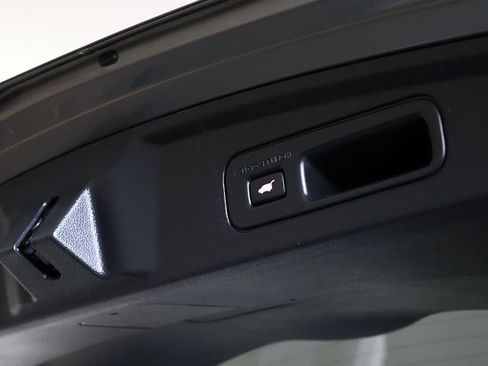 Used 2023 Acura MDX SH-AWD w/ Advance Package image 33