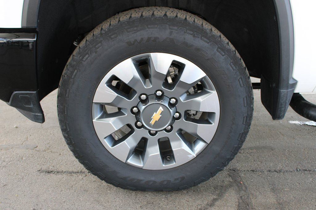 Used 2025 Chevrolet Silverado 2500 Custom w/ Custom Convenience Package AWD/4WD image 35