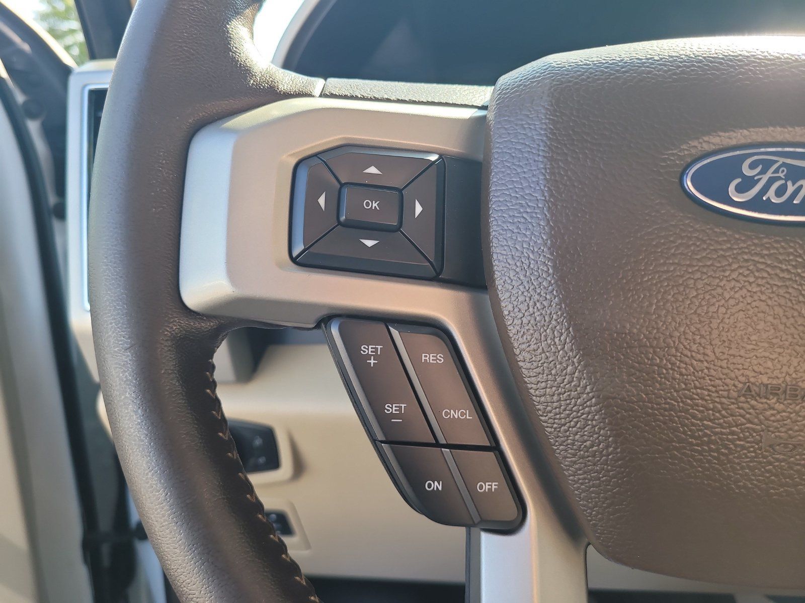 Used 2019 Ford F150 Lariat RWD image 14