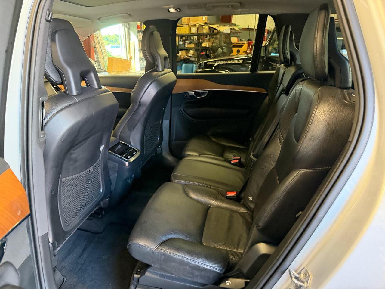 Used 2021 Volvo XC90 T6 Momentum w/ Climate Package AWD/4WD image 13
