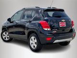 Used 2022 Chevrolet Trax LT w/ LT Convenience Package image 4