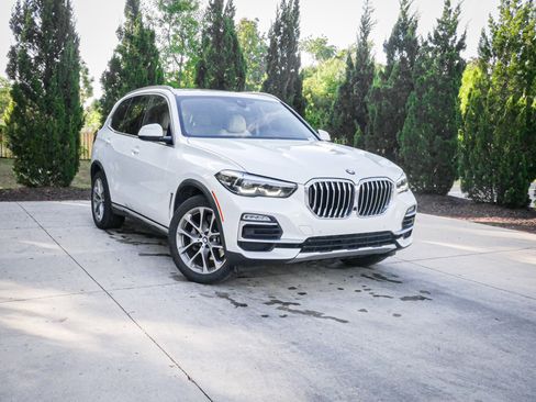 Used 2019 BMW X5 xDrive40i w/ Premium Package 2 image 2