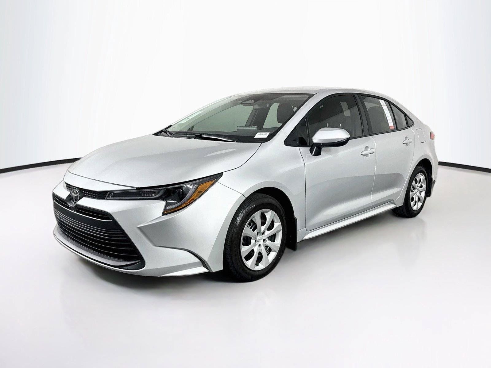 Used 2026 Toyota Corolla LE FWD image 2
