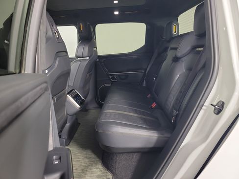 Used 2022 Rivian R1T Launch Edition image 21