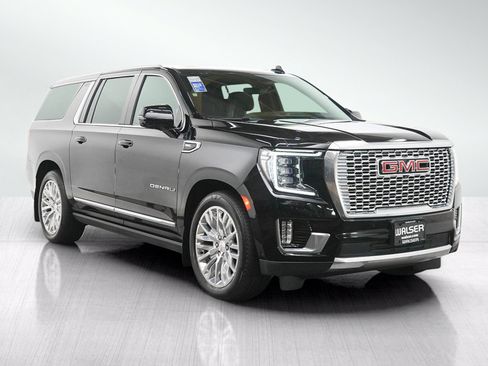 Used 2023 GMC Yukon XL Denali w/ Denali Reserve Package AWD/4WD image 7