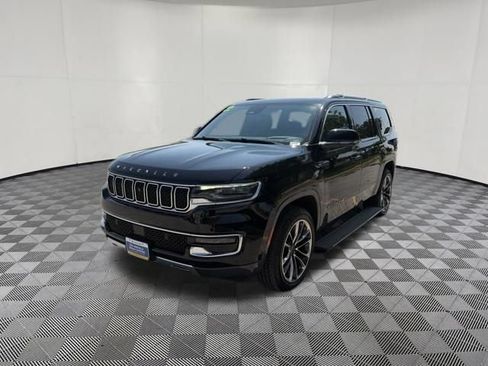 Used 2022 Jeep Wagoneer Series III w/ Premium Group I AWD/4WD image 13