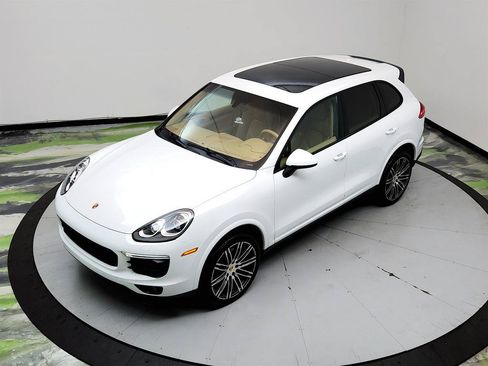 Used 2017 Porsche Cayenne Platinum Edition w/ Premium Package (PJV) AWD/4WD image 33