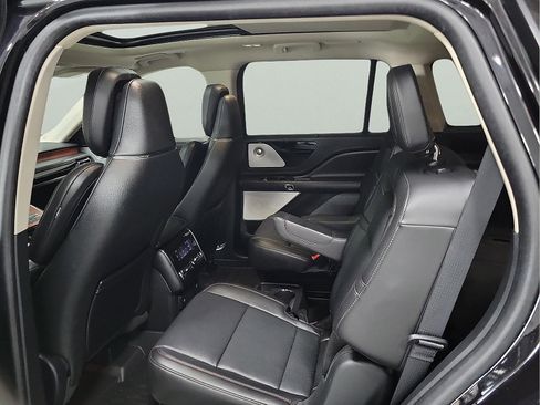 Used 2024 Lincoln Aviator Reserve w/ Equipment Group 201A RWD image 8
