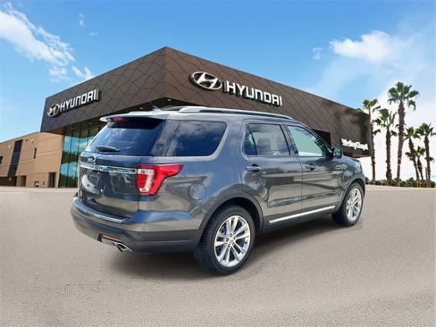 Used 2018 Ford Explorer XLT w/ Equipment Group 202A image 3