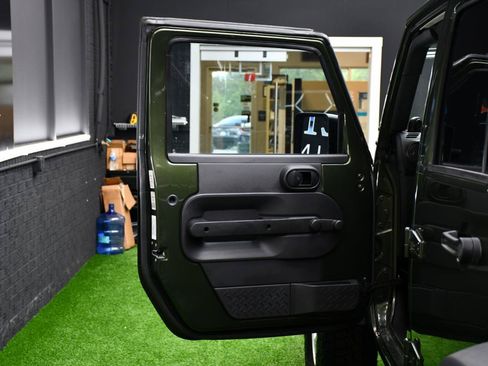Used 2009 Jeep Wrangler Unlimited X RWD image 8