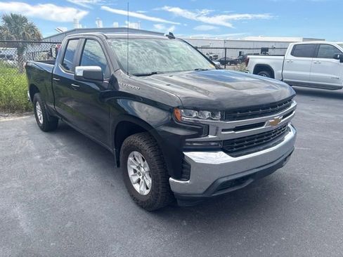 Used 2020 Chevrolet Silverado 1500 LT w/ Trailering Package AWD/4WD image 3