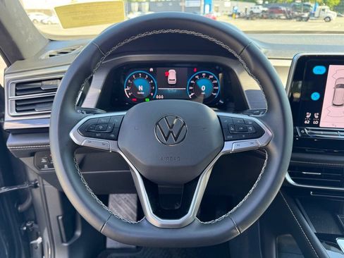 Used 2024 Volkswagen Atlas Cross Sport SE AWD/4WD image 14