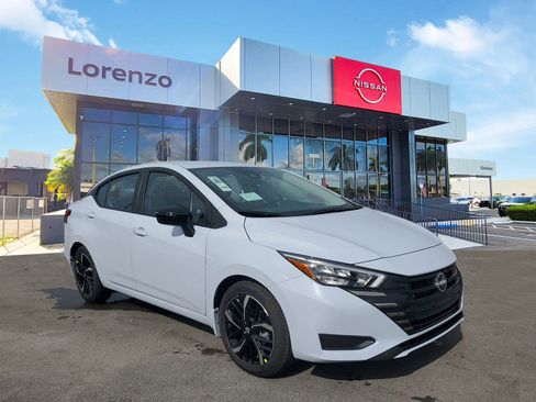 New 2025 Nissan Versa SR w/ Trunk Package image 3