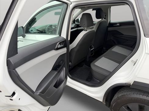 Used 2022 Volkswagen Taos S image 30