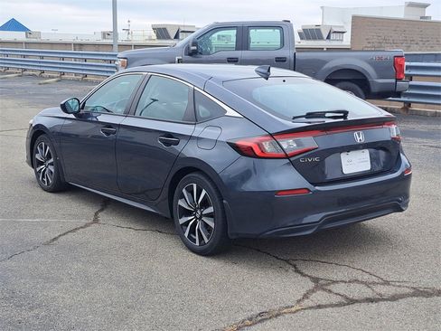 Used 2022 Honda Civic EX-L image 3
