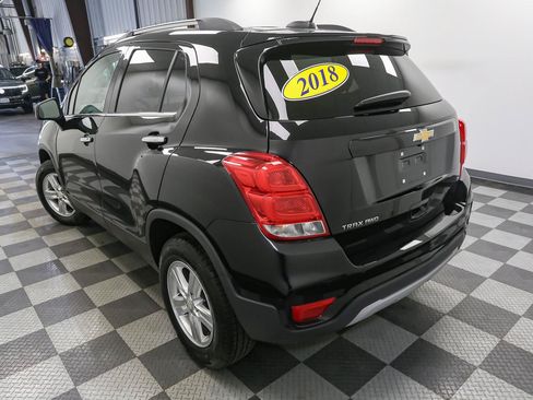 Used 2018 Chevrolet Trax LT w/ LT Convenience Package AWD/4WD image 9