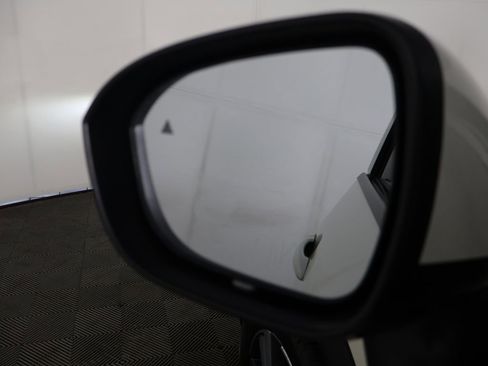 Used 2023 Nissan Rogue SL AWD/4WD image 36