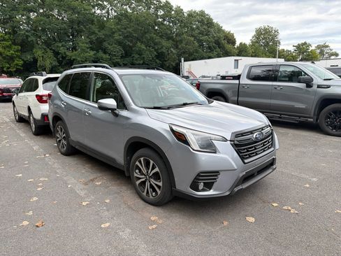 Used 2023 Subaru Forester Limited AWD/4WD image 8
