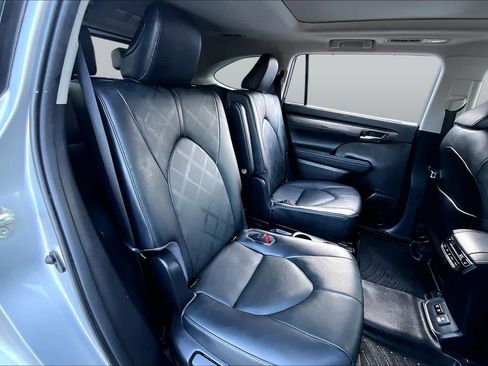 Used 2020 Toyota Highlander Platinum AWD/4WD image 20