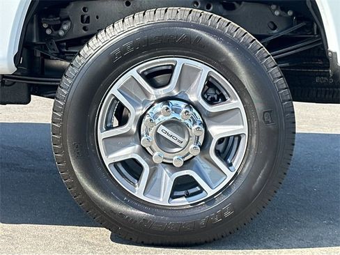 New 2025 Ford F250 XLT image 32
