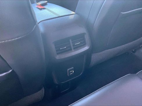 Used 2021 Chevrolet Equinox Premier AWD/4WD image 32