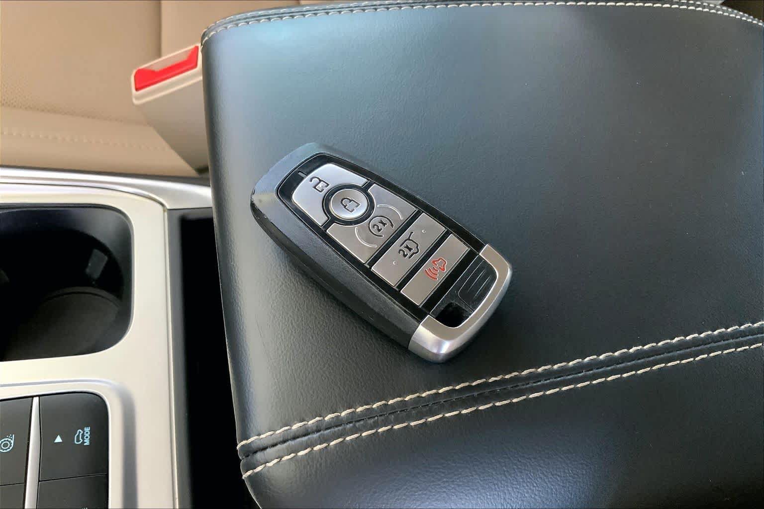 Used 2024 Ford Explorer Limited w/ Limited Technology Package RWD image 15