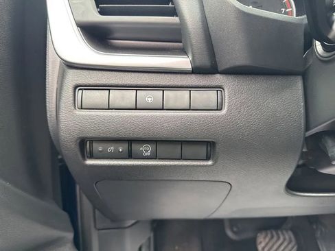 Used 2023 Nissan Rogue SV image 19