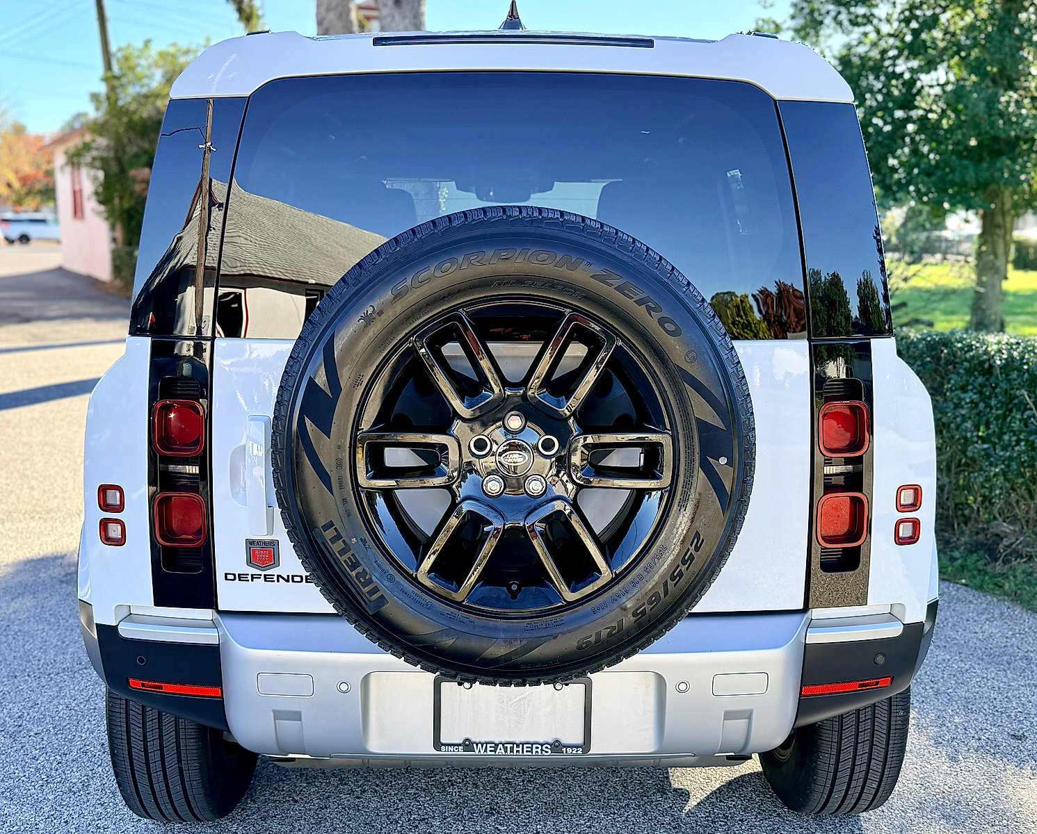 Used 2025 Land Rover Defender 110 S AWD/4WD image 5
