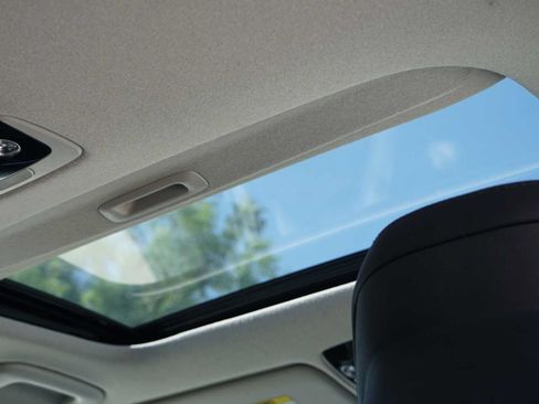 Certified 2024 Kia Niro EX Touring FWD image 29