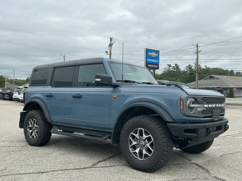 Used 2024 Ford Bronco Badlands AWD/4WD image 2