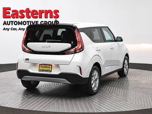 Used 2024 Kia Soul LX w/ Option Group 015 FWD image 5