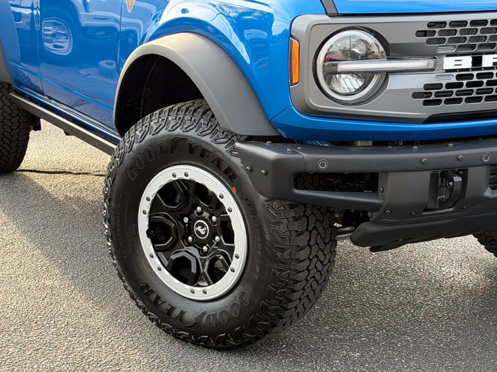 Certified 2025 Ford Bronco Badlands AWD/4WD image 10