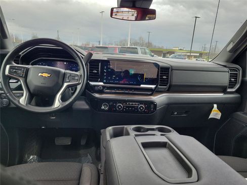 Used 2023 Chevrolet Silverado 1500 LT AWD/4WD image 9