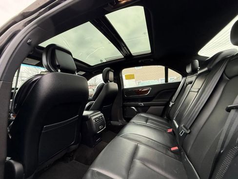 Used 2017 Lincoln Continental Select w/ Climate Package image 9