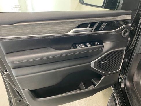 New 2024 Jeep Wagoneer L Series II w/ Convenience Group I image 12