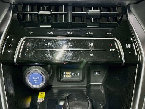 Used 2021 Toyota Venza Limited w/ Advanced Technology Package image 13