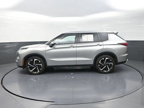 Used 2023 Mitsubishi Outlander SE AWD/4WD image 6
