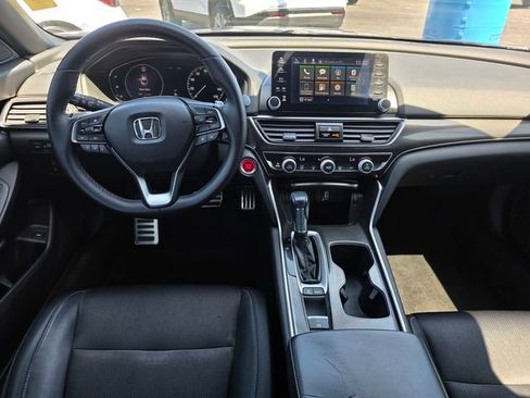 Used 2018 Honda Accord Sport image 14