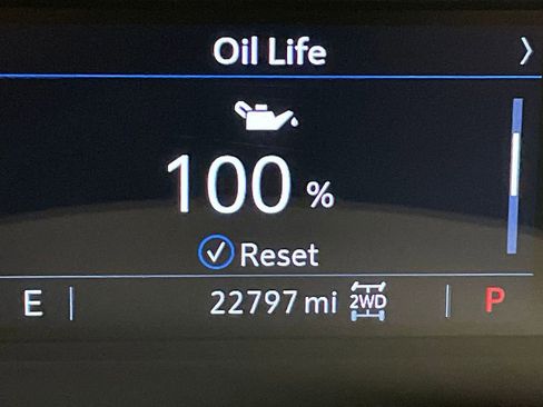 Used 2025 Cadillac XT6 Premium Luxury image 6