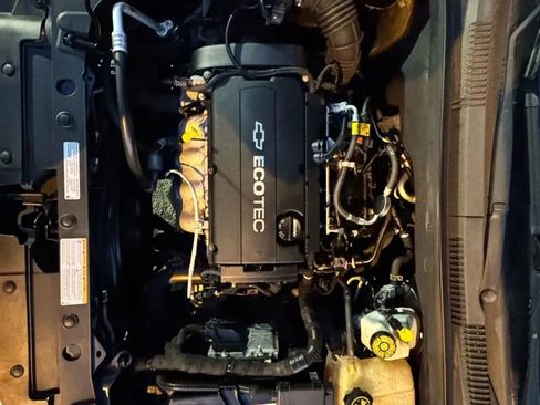 Used 2014 Chevrolet Cruze LS image 22