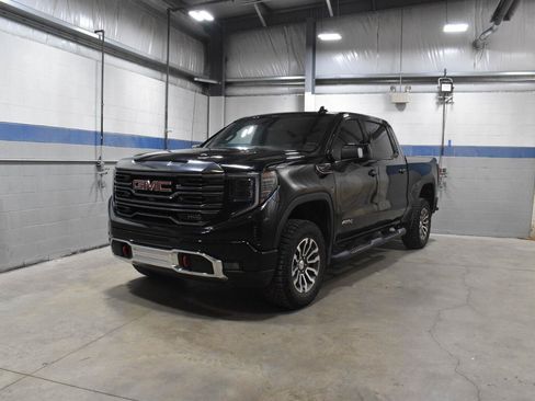 Used 2023 GMC Sierra 1500 AT4 w/ AT4 Premium Package AWD/4WD image 2
