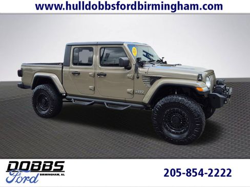 Used 2020 Jeep Gladiator Overland AWD/4WD image 1