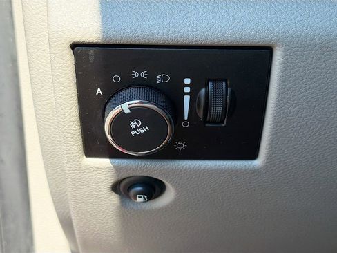 Used 2013 Jeep Grand Cherokee Laredo AWD/4WD image 22