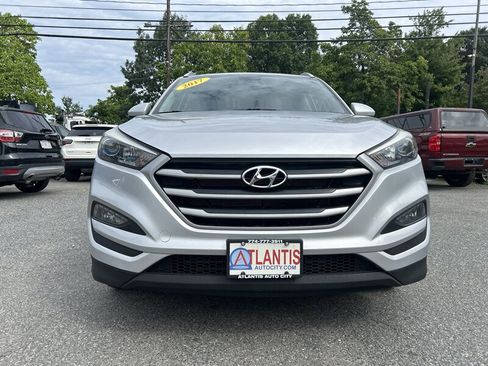 Used 2017 Hyundai Tucson SE w/ SE Popular Package 02 AWD/4WD image 2